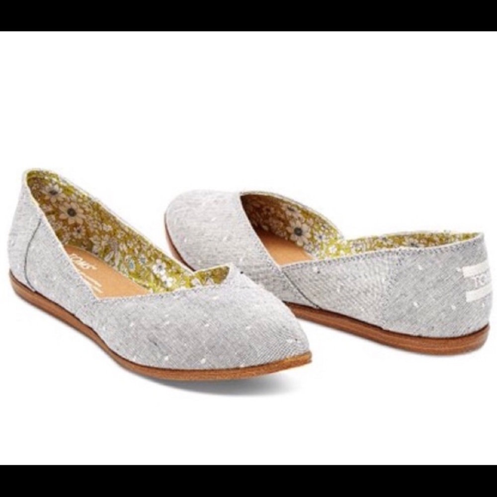 ❌❌SOLD❌❌TOMS Jutti Flats in Polka Dot Chambray